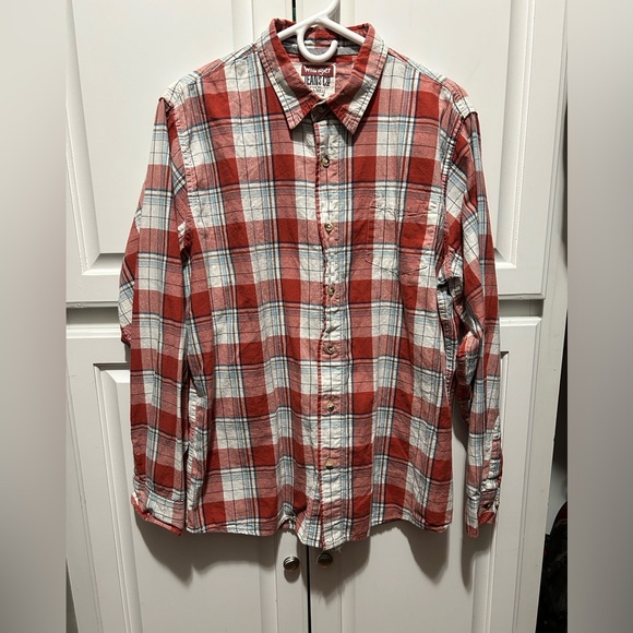 Men’s. Long Sleeve Button Up. Plaid. - Picture 2 of 3